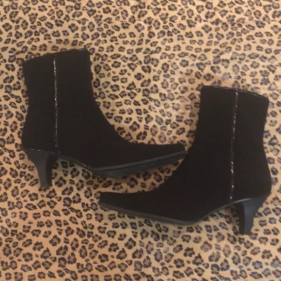 EUC Stuart Weitzman  Gortex boots. - Picture 2 of 8